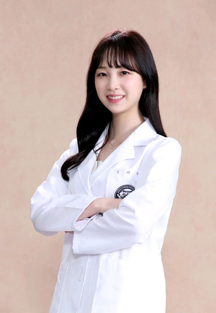  이예지 원장 의료진 사진