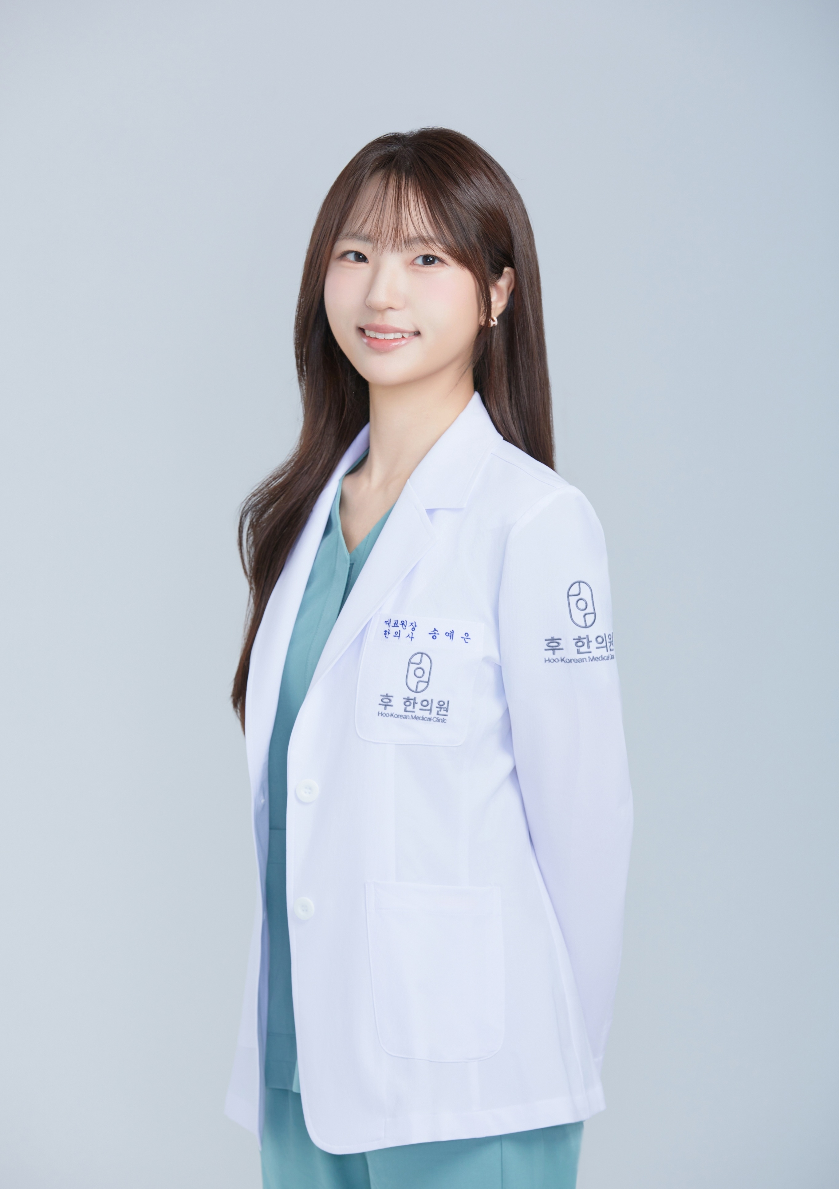 송예은 대표원장 의료진 사진